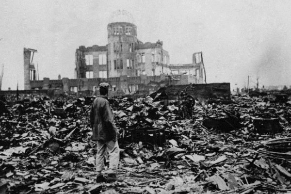 بمباران اتمی ژاپن توسط آمریکا نقض آشکار اصول انسانی است