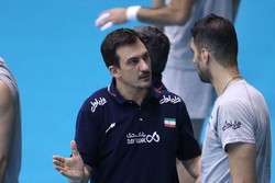 مربی تیم ملی والیبال به ایران نیامد!