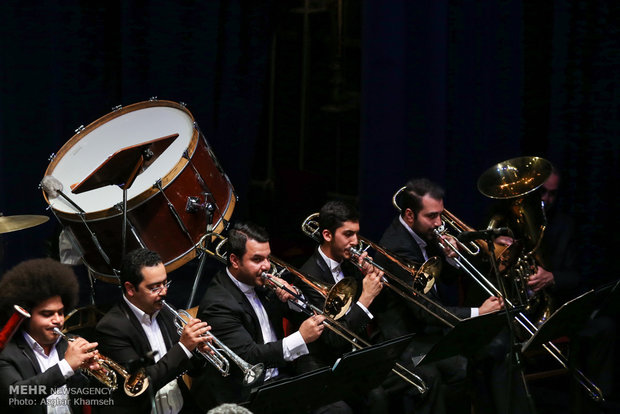 Tahran Senfoni Orkestrası konser verdi