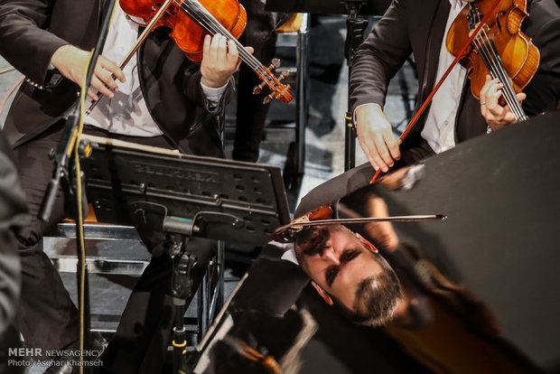 Tahran Senfoni Orkestrası konser verdi