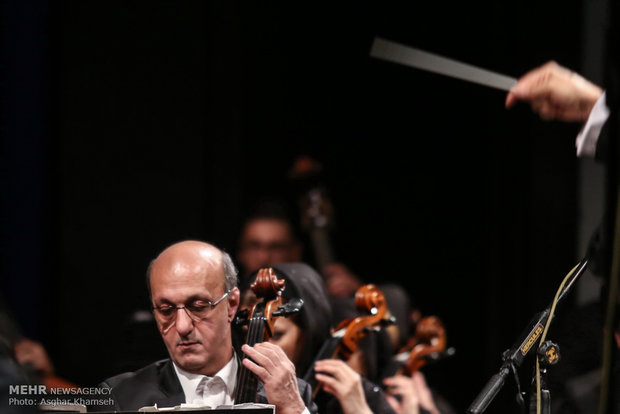 Tahran Senfoni Orkestrası konser verdi