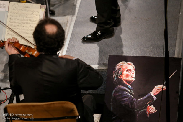 Tahran Senfoni Orkestrası konser verdi