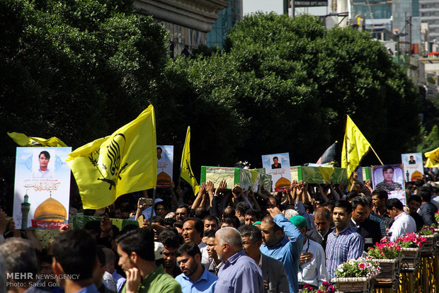 تشییع پیکر هشت شهید مدافع حرم در مشهد‎