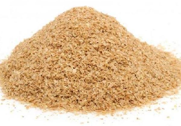 توزیع ۴۲ هزار تن سبوس گندم بین تشکلهای دام و طیور آذربایجان غربی سبوس دامداران