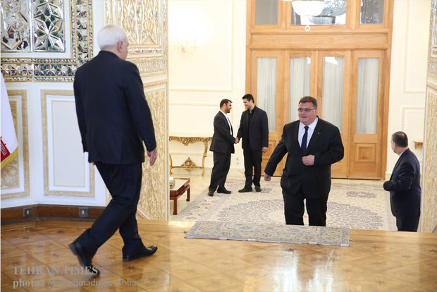 Zarif meets Lithuanian counterpart