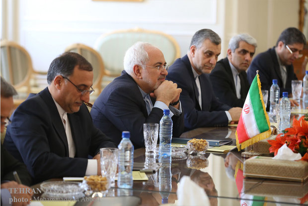 Zarif meets Lithuanian counterpart