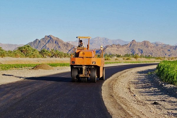 زیرسازی ۸۴۲ کیلومتر راه روستایی در استان هرمزگان انجام شده است