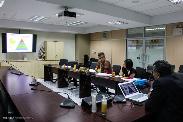 Iranian press delegation visits Halal Science Center in Bangkok