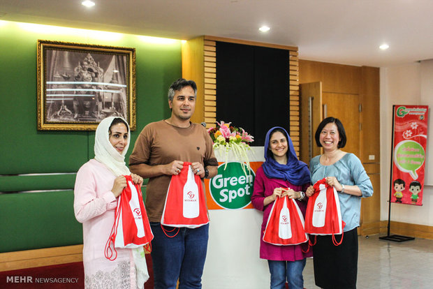 Iranian press delegation visits Thai halal food factories