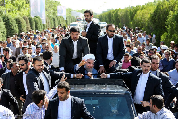 الرئيس روحاني في جولة تفقدية في أذربيجان الغربية