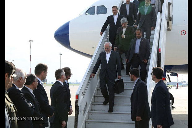 Zarif meets Polish officials on Monday