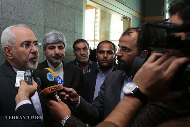 Zarif meets Polish officials on Monday