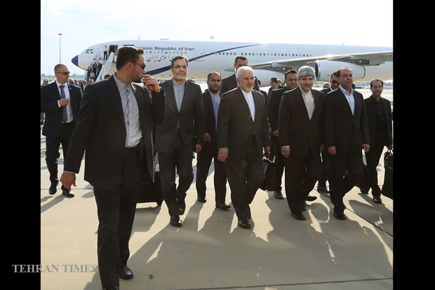 Zarif meets Polish officials on Monday