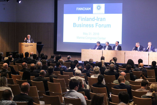 Zarif attends Iran-Finland Business Forum