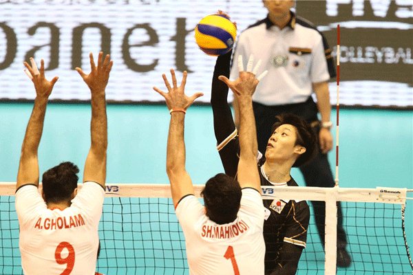 Iran, Japan volleyball in frames