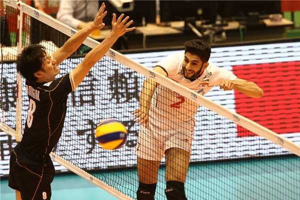 Iran, Japan volleyball in frames