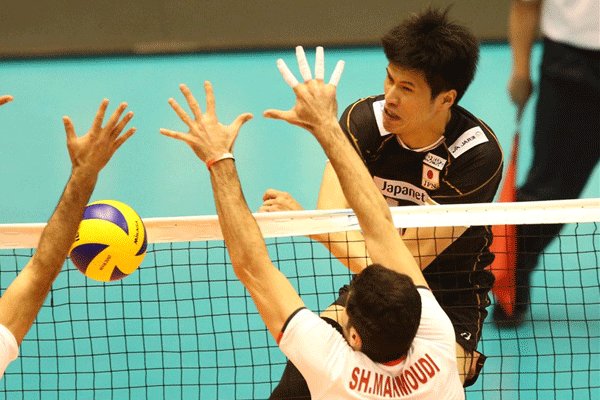 Iran, Japan volleyball in frames