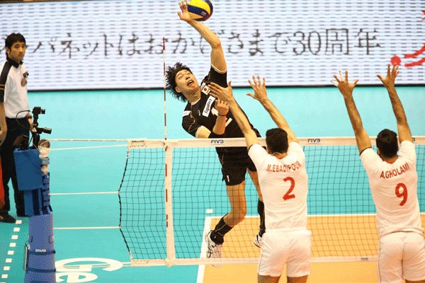 Iran, Japan volleyball in frames