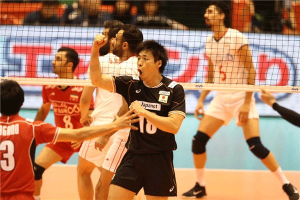 Iran, Japan volleyball in frames