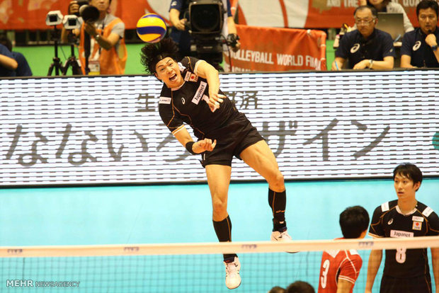 Iran, Japan volleyball in frames