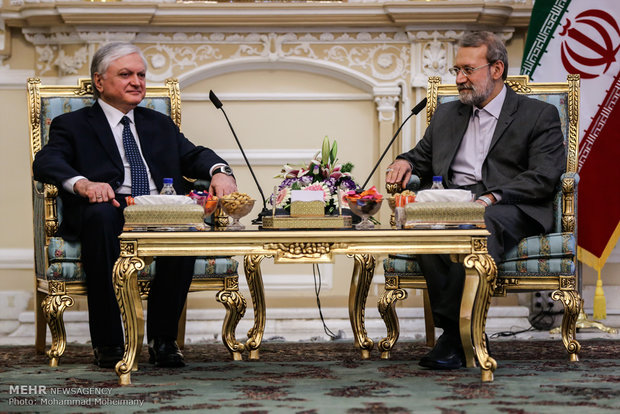 Larijani, Nalbandian meet 