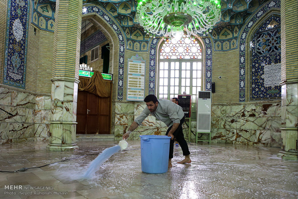 غبار روبی مسجد مقدس جمکران در آستانه ماه ضیافت الهی 