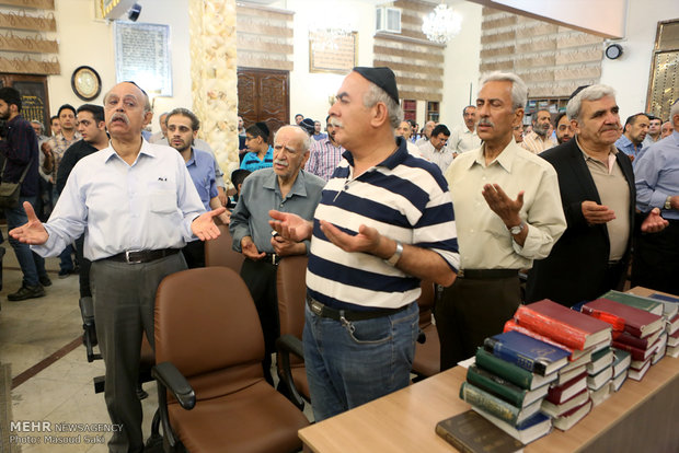 Commemoration of Imam Khomeini in Jewish synagogue