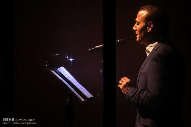 Iranian traditional vocalist holds concert