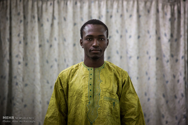 سلیف سوادوگو 25 ساله و سنی از ابیجان ساحل عاج به دانشگاه المصطفی در شهر گرگان آمده است. 