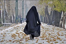 چادر نماد و لباس رزم زن ایرانی است