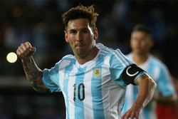 مسی با هت تریک به ترکیب آرژانتین بازگشت/ پیروزی شیلی مقابل بولیوی