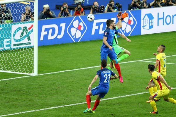 پیروزی فرانسه مقابل رومانی/ افتتاحیه‌ای ۳ امتیازی برای خروس‌ها