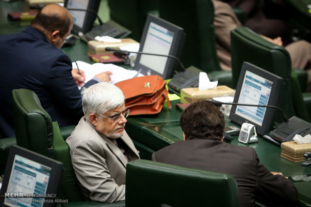 Zarif addresses Parliament on post-JCPOA foreign investment