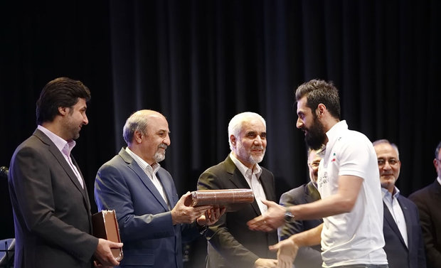 Iran volleyball team honored by Minister of Sports