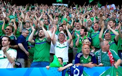 هوادار تیم فوتبال ایرلند شمالی بر اثر سقوط درگذشت