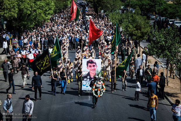 مراسم تشیع پیکر مطهر شهید مدافع حرم عباس دانشگر در سمنان