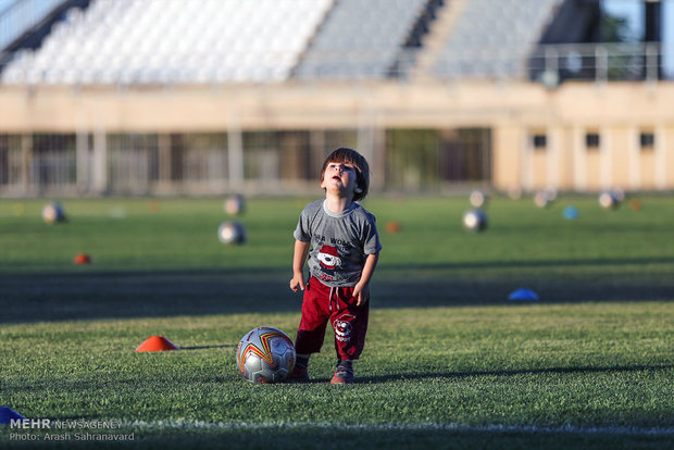 انطلاق الأكاديمية التعليمية لكرة القدم الأولى في محافظة "مركزي"