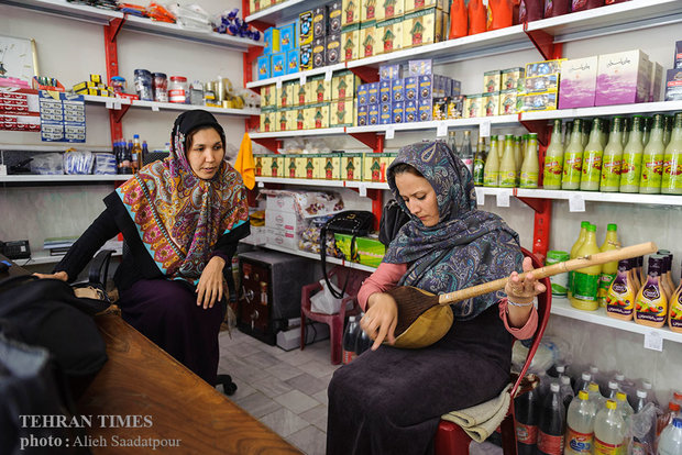 Iranian Turkmen women