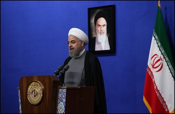 روحاني : لولا توجيهات قائد الثورة لكنا واجهنا الصعاب في تنفيذ الاتفاق النووي