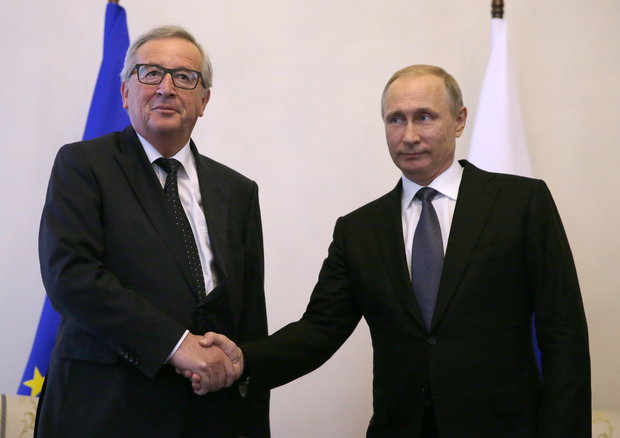 Putin meets EC president at SPIEF 2016