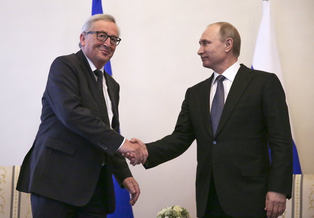 Putin meets EC president at SPIEF 2016