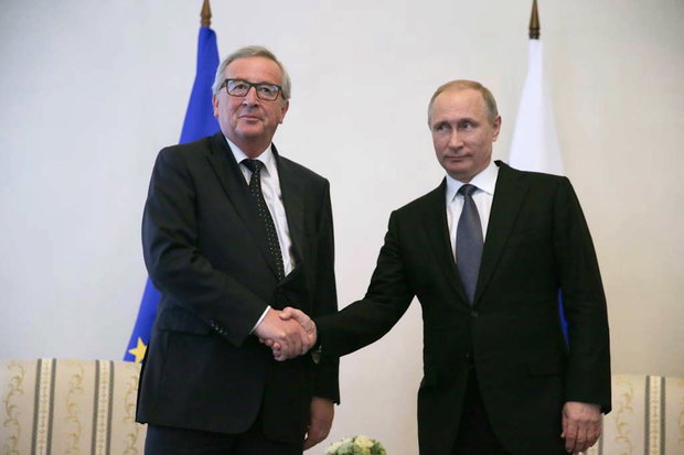 Putin meets EC president at SPIEF 2016