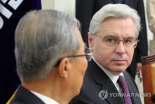 Seoul should avoid excessive pressure on North