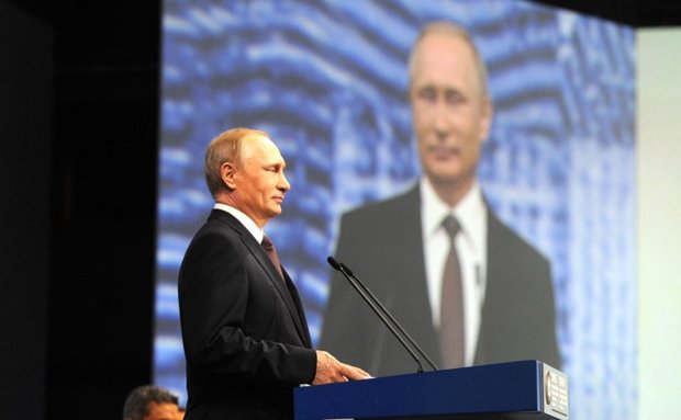 VIDEO: Putin addresses SPIEF 2016 participants