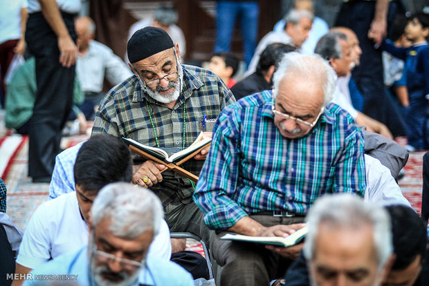 Quran recitation session in Mashhad