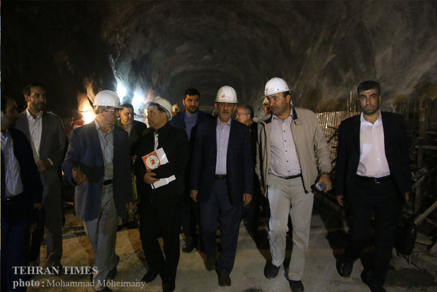 Jahangiri visits Tehran-Shomal freeway 