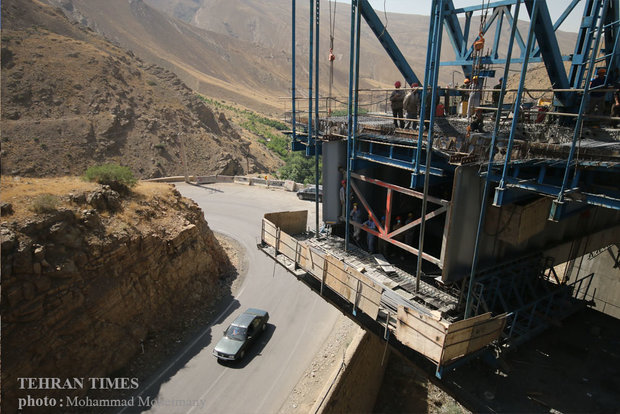 Jahangiri visits Tehran-Shomal freeway 