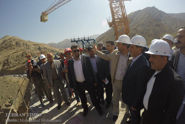 Jahangiri visits Tehran-Shomal freeway 