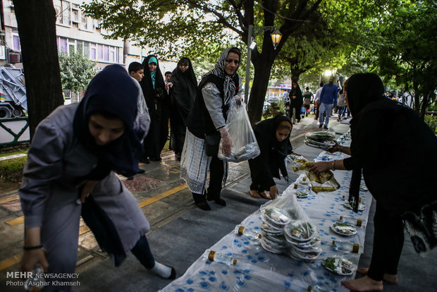 Biggest Iftar ceremony in Tehran