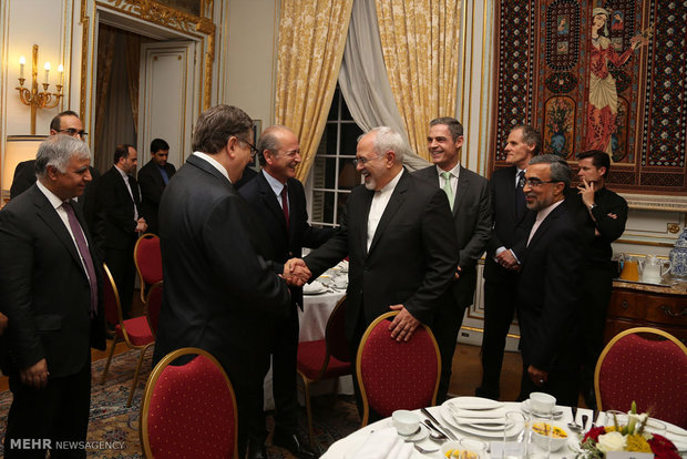 ضیافت افطار محمد جواد ظریف وزیر امور خارجه با مقامات فرانسوی
